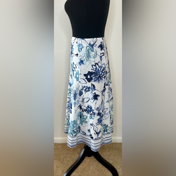 Preswick and Moore white and blue floral midi skirt fully lined zip side 10 EUC - Picture 4 of 5